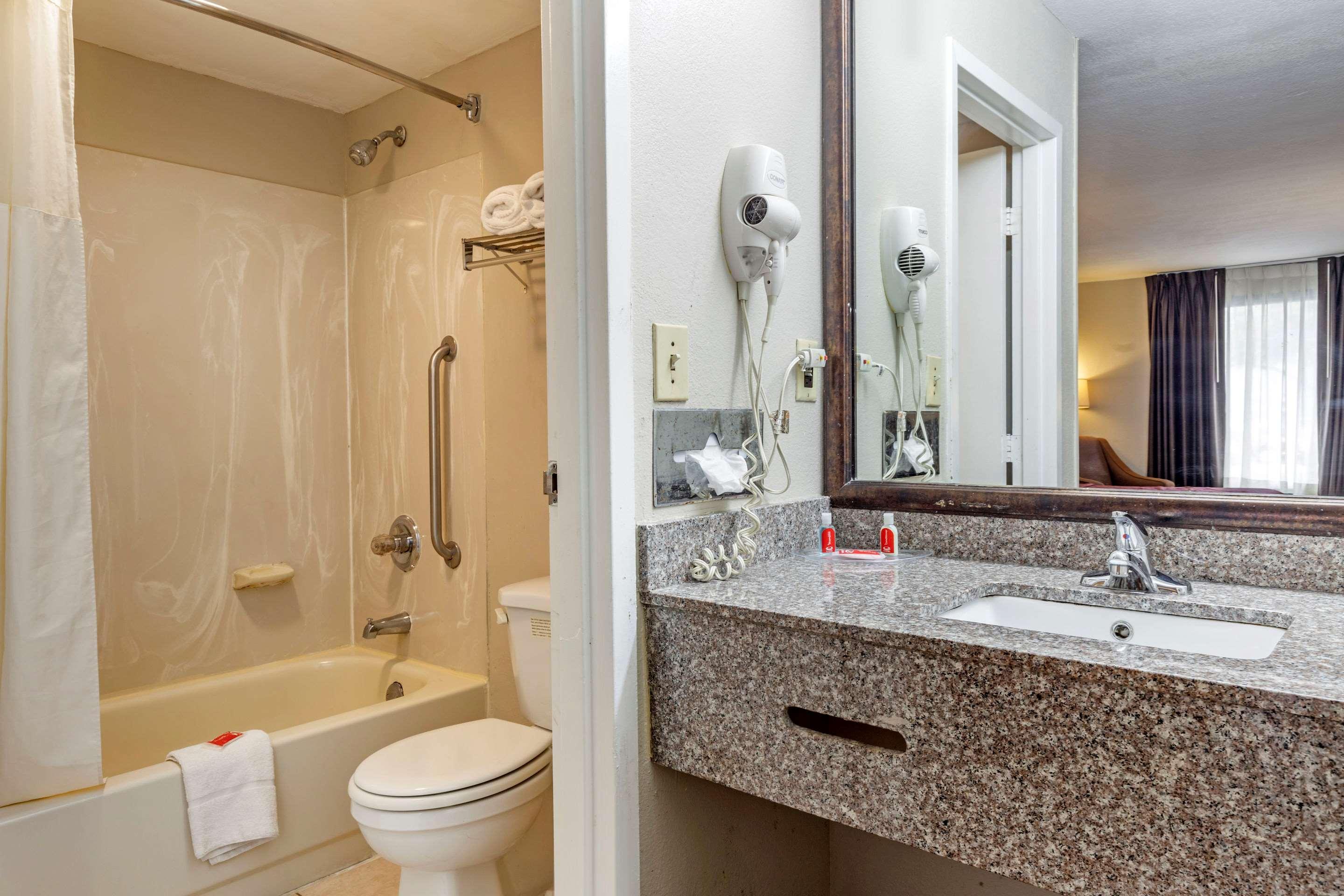 נורת' צ'רלסטון Econo Lodge North מראה חיצוני תמונה