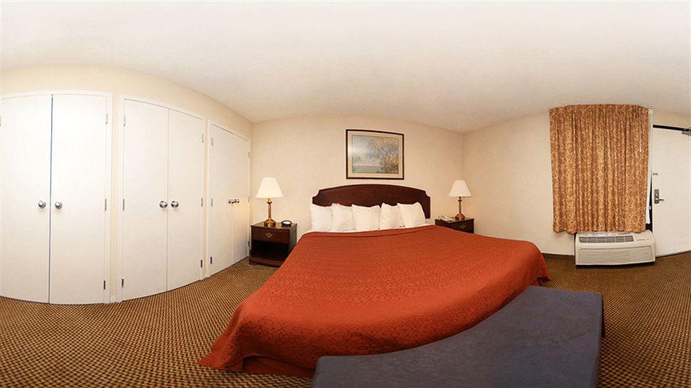 נורת' צ'רלסטון Econo Lodge North מראה חיצוני תמונה